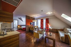 Royal Club Hotel