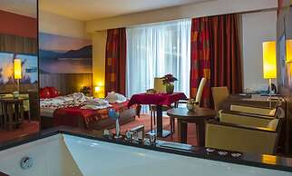 Royal Club Hotel