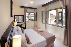 Blue Waves Resort