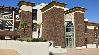 Blue Waves Resort