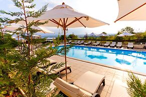 Blue Waves Resort