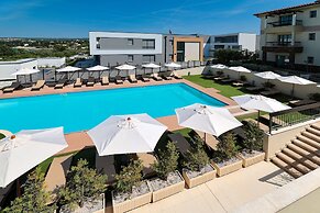 Blue Waves Resort