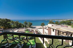 Blue Waves Resort