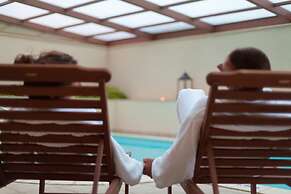 Blue Waves Resort