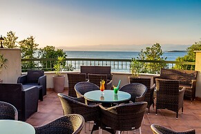 Blue Waves Resort