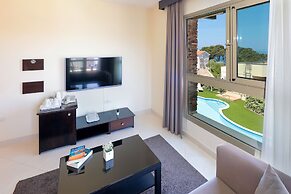 Blue Waves Resort