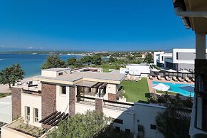 Blue Waves Resort