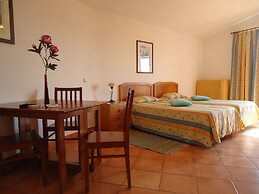 Canavial I & II Apartments