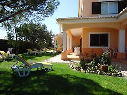 Canavial I & II Apartments