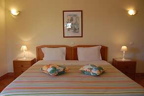 Canavial I & II Apartments