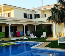 Canavial I & II Apartments