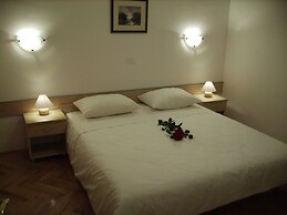 Tamarix Residence