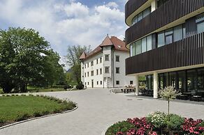 Lambergh Château & Hotel