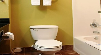 HomeTown Inn & Suites