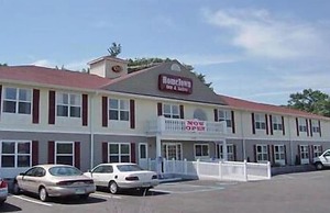 HomeTown Inn & Suites