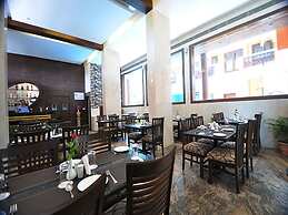 Dewdrop Le Seasons Beach Resort