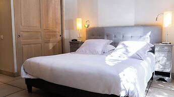Les Cèdres
