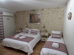 Hotel L'Escale des Alpilles