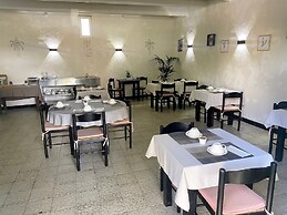 Hotel L'Escale des Alpilles