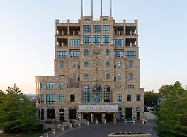 The Oread Lawrence, Tapestry Collection by Hilton