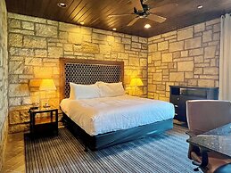 The Oread Lawrence, Tapestry Collection by Hilton