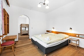 Hotel Pinzgauerhof by Skinetworks