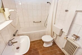 Hotel Pinzgauerhof by Skinetworks