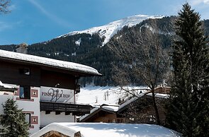 Hotel Pinzgauerhof by Skinetworks