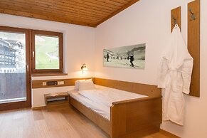 Hotel Pinzgauerhof by Skinetworks