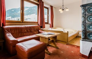 Hotel Pinzgauerhof by Skinetworks