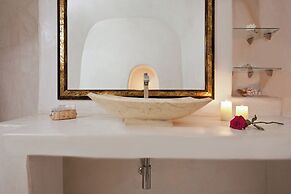 Alexander's Suites