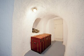 Alexander's Suites