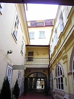 U Dvou Zlatych Klicu