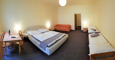 U Dvou Zlatych Klicu