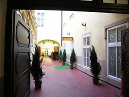 U Dvou Zlatych Klicu