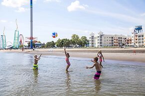 Cedar Point's Hotel Breakers