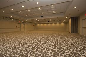 Cedar Point's Hotel Breakers