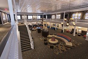 Cedar Point's Hotel Breakers