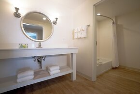 Cedar Point's Hotel Breakers