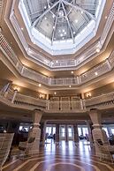 Cedar Point's Hotel Breakers