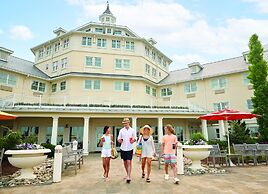 Cedar Point's Hotel Breakers