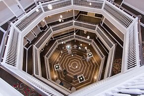 Cedar Point's Hotel Breakers