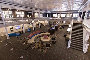 Cedar Point's Hotel Breakers