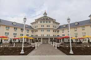 Cedar Point's Hotel Breakers