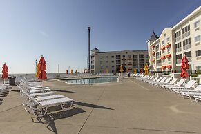 Cedar Point's Hotel Breakers