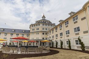 Cedar Point's Hotel Breakers