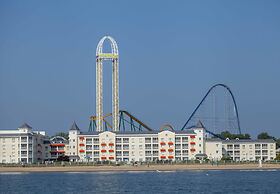 Cedar Point's Hotel Breakers