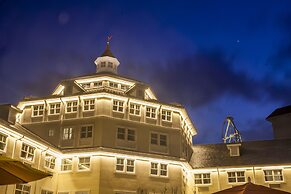 Cedar Point's Hotel Breakers