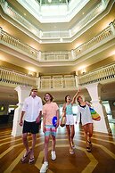 Cedar Point's Hotel Breakers