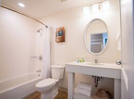 Cedar Point's Hotel Breakers